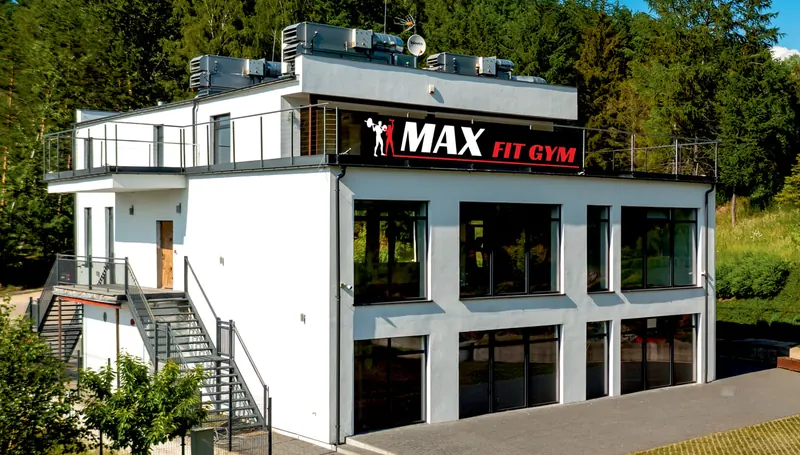 Budynek siłowni Max Fit Gym w Przyborzycach koło Bytowa